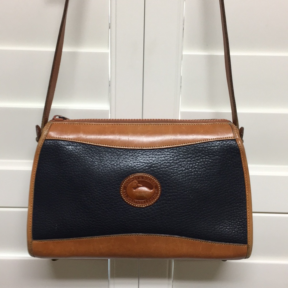 Dooney and Bourke Black/saddle tan leather purse